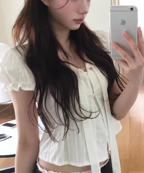 HALEY PESCA(ヘーリーペスカ)の「HALEY PESCA/パフスリーブフロントタイ クロップドブラウス(シャツ/ブラウス・レディース・ホワイト・SMALL/MEDIUM)」の5枚目の写真