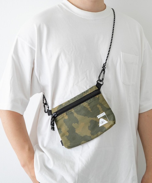 POLeR（ポーラー）の「POLER　STUFFABLE POUCH（ショルダーバッグ・メンズ・カモフラージュ/ブラック・ONE SIZE）」の3枚目の写真