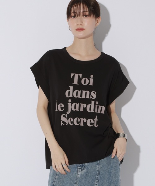 LAKOLE(ラコレ)の「BIGロゴTEE / 1043291(Tシャツ/カットソー・レディース・ブラック/ブラウン/オフホワイト/チャコール・FREE)」の1枚目の写真