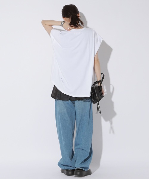 LAKOLE(ラコレ)の「BIGロゴTEE / 1043291(Tシャツ/カットソー・レディース・ブラック/ブラウン/オフホワイト/チャコール・FREE)」の18枚目の写真