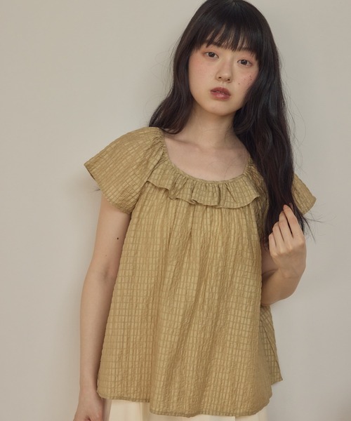 Alumu.（エルム）の「フリルチェックブラウス（シャツ/ブラウス・レディース・ベージュ・FREE）」の2枚目の写真
