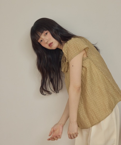 Alumu.（エルム）の「フリルチェックブラウス（シャツ/ブラウス・レディース・ベージュ・FREE）」の4枚目の写真