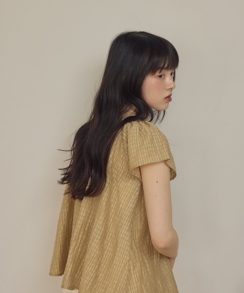 Alumu.（エルム）の「フリルチェックブラウス（シャツ/ブラウス・レディース・ベージュ・FREE）」の5枚目の写真