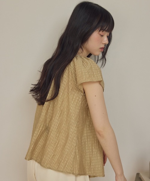 Alumu.（エルム）の「フリルチェックブラウス（シャツ/ブラウス・レディース・ベージュ・FREE）」の6枚目の写真