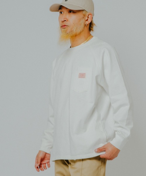 BIG MIKE(ビッグマイク)の「BIG MIKE ビッグマイク /26秋冬新作 ピグメント & ソリッド 10オンス 3ポケット ロンT サングラスポケット ラグラン ヘビーウェイトTシャツ //// 102638793(Tシャツ/カットソー・メンズ・オフホワイト/スミクロ/アッシュ/グレー系その他・MEDIUM/X-LARGE/LARGE)」の2枚目の写真