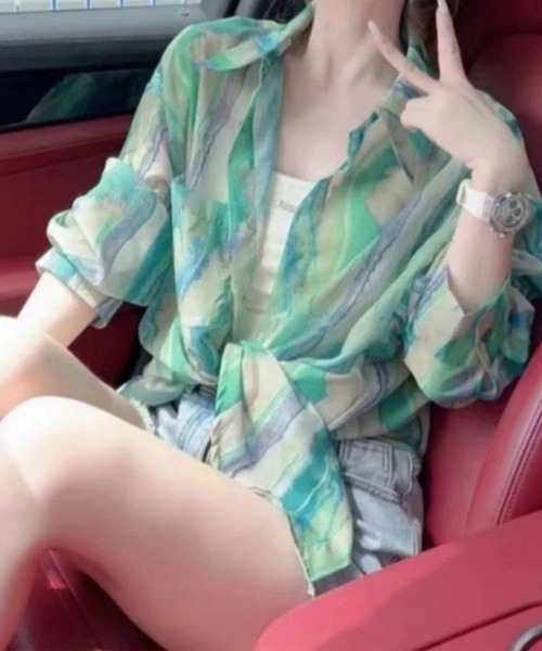 GLAMOROUS JANE(グラマラスジェーン)の「ムラ染めシアーシャツ(シャツ/ブラウス・レディース・ミント・FREE)」の3枚目の写真