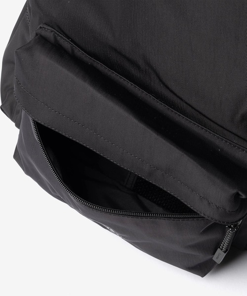 Calvin Klein(カルバン・クライン)の「【Calvin Klein / カルバン・クライン】BOLD ROUND BACKPACK ロゴ ラウンド バックパック / リュック(バックパック/リュック・メンズ・ブラック・FREE)」の8枚目の写真