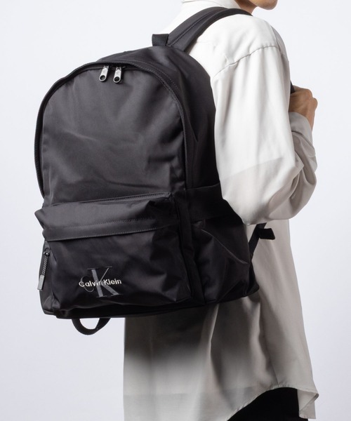 Calvin Klein(カルバン・クライン)の「【Calvin Klein / カルバン・クライン】BOLD ROUND BACKPACK ロゴ ラウンド バックパック / リュック(バックパック/リュック・メンズ・ブラック・FREE)」の17枚目の写真