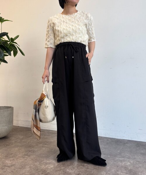 Jena espace merveilleux(ジェナ エスパスメルヴェイユ)の「〈8/15インスタライブご紹介アイテム〉トロミサイドポケットパンツ(その他パンツ・レディース・ブラック/カーキ・FREE)」の4枚目の写真