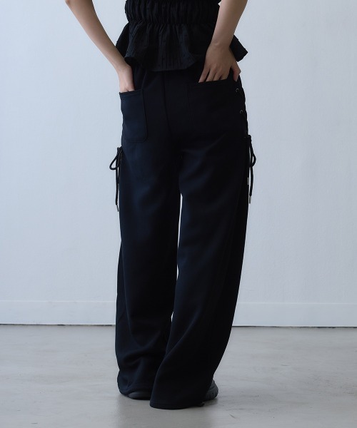 Clum(クルム)の「lace-up detail sweat wide pants / レースアップディテールスウェットワイドパンツ(スウェットパンツ・レディース・ブラック・LARGE/X-LARGE/MEDIUM)」の12枚目の写真