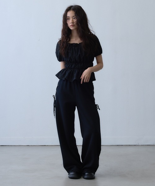 Clum(クルム)の「lace-up detail sweat wide pants / レースアップディテールスウェットワイドパンツ(スウェットパンツ・レディース・ブラック・LARGE/X-LARGE/MEDIUM)」の3枚目の写真