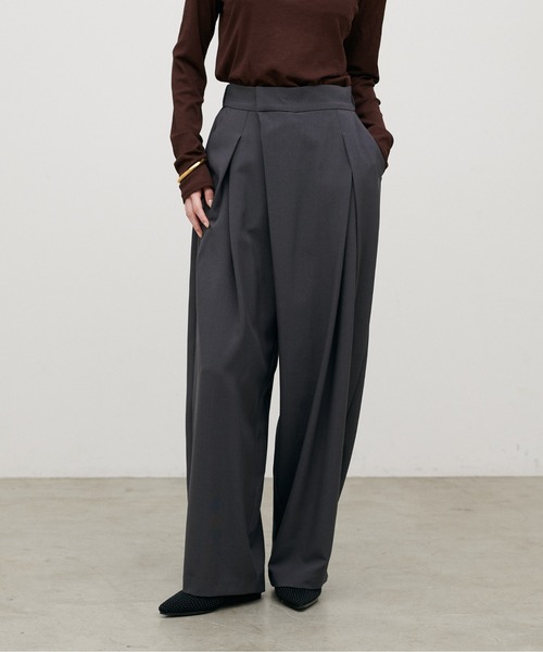 LARUTA(ラルータ)の「【LARUTA】アシメタックワイドパンツ(スラックス・レディース・チャコールグレー/ブラック/モカ・MEDIUM/LARGE)」の1枚目の写真