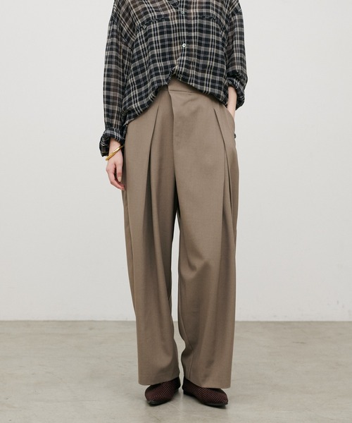 LARUTA(ラルータ)の「【LARUTA】アシメタックワイドパンツ(スラックス・レディース・チャコールグレー/ブラック/モカ・MEDIUM/LARGE)」の3枚目の写真