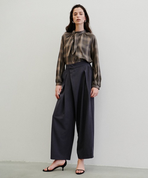 LARUTA(ラルータ)の「【LARUTA】アシメタックワイドパンツ(スラックス・レディース・チャコールグレー/ブラック/モカ・MEDIUM/LARGE)」の17枚目の写真