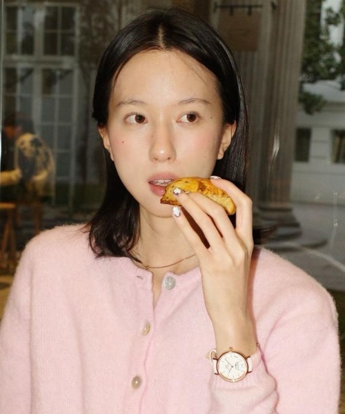 Daniel Wellington(ダニエルウェリントン)の「DW| Hello Kitty × Andre Petite Lune Combo(アナログ腕時計・レディース・ピンクゴールド・ONE SIZE)」の9枚目の写真