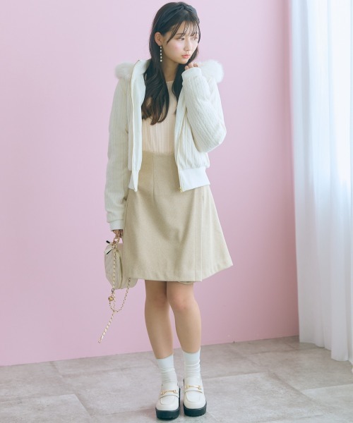 marun(マルン)の「<大きいサイズ>ヘリンボーンショート丈ラップデザイン風スカート marun(スカート・レディース・ベージュ/ブラック・4L/3L/LL/L/5L)」の6枚目の写真