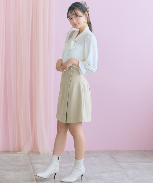 marun(マルン)の「<大きいサイズ>ヘリンボーンショート丈ラップデザイン風スカート marun(スカート・レディース・ベージュ/ブラック・4L/3L/LL/L/5L)」の3枚目の写真