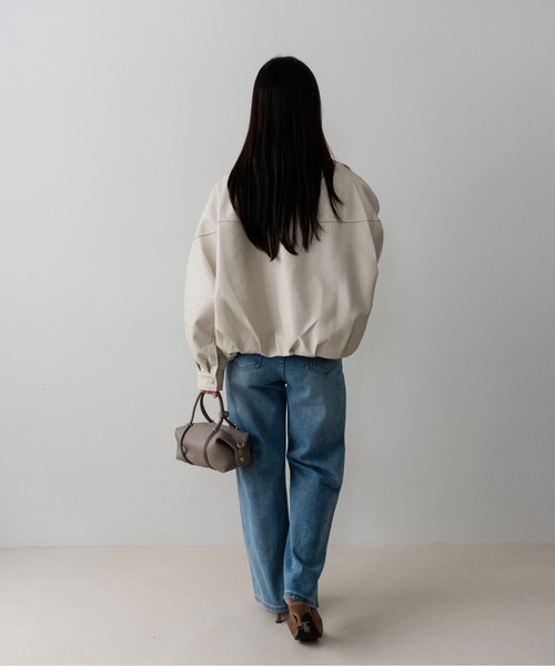 on:nue(オンニュ)の「【on:nue】フェイクレザースタンドカラータックブルゾン /26-27 AW COLLECTION(ブルゾン・レディース・アイボリー/ブラウン/ブラック・FREE)」の16枚目の写真