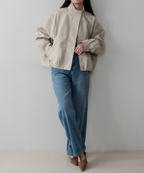 on:nue(オンニュ)の「【on:nue】フェイクレザースタンドカラータックブルゾン /26-27 AW COLLECTION(ブルゾン・レディース・アイボリー/ブラウン/ブラック・FREE)」の12枚目の写真