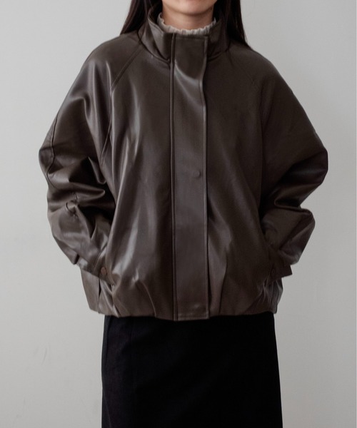 on:nue(オンニュ)の「【on:nue】フェイクレザースタンドカラータックブルゾン /26-27 AW COLLECTION(ブルゾン・レディース・アイボリー/ブラウン/ブラック・FREE)」の17枚目の写真