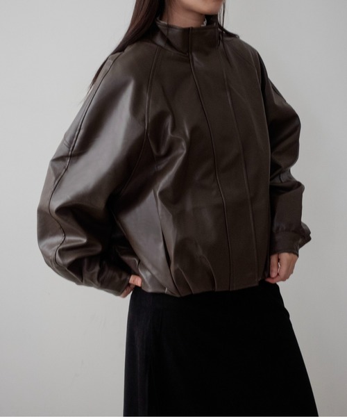 on:nue(オンニュ)の「【on:nue】フェイクレザースタンドカラータックブルゾン /26-27 AW COLLECTION(ブルゾン・レディース・アイボリー/ブラウン/ブラック・FREE)」の18枚目の写真
