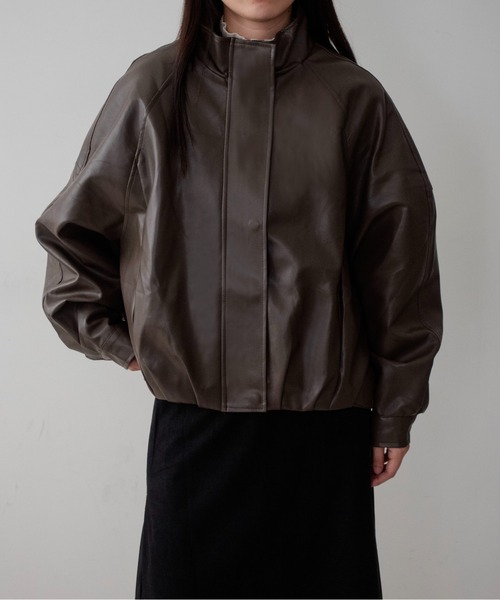 on:nue(オンニュ)の「【on:nue】フェイクレザースタンドカラータックブルゾン /26-27 AW COLLECTION(ブルゾン・レディース・アイボリー/ブラウン/ブラック・FREE)」の19枚目の写真
