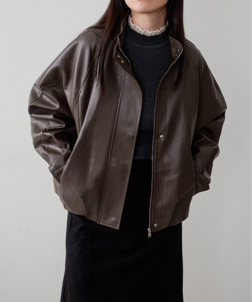 on:nue(オンニュ)の「【on:nue】フェイクレザースタンドカラータックブルゾン /26-27 AW COLLECTION(ブルゾン・レディース・アイボリー/ブラウン/ブラック・FREE)」の20枚目の写真