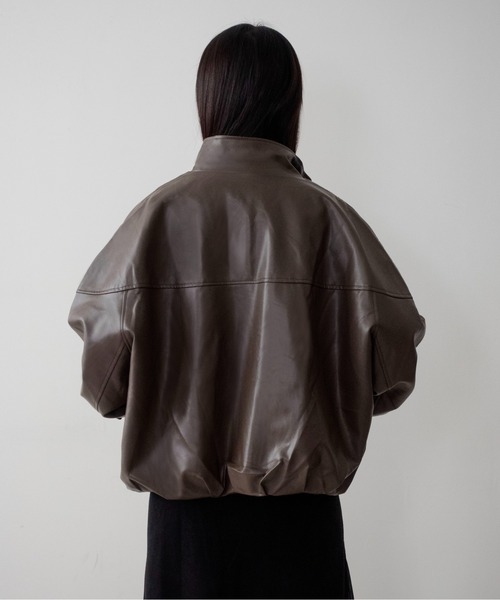 on:nue(オンニュ)の「【on:nue】フェイクレザースタンドカラータックブルゾン /26-27 AW COLLECTION(ブルゾン・レディース・アイボリー/ブラウン/ブラック・FREE)」の22枚目の写真