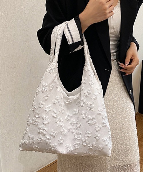 Vipoa(ヴィポア)の「Flower jacquard bag(トートバッグ・レディース・ピンク/ホワイト/ブルー・FREE)」の2枚目の写真