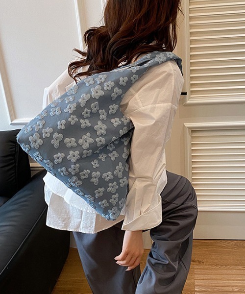 Vipoa(ヴィポア)の「Flower jacquard bag(トートバッグ・レディース・ピンク/ホワイト/ブルー・FREE)」の3枚目の写真