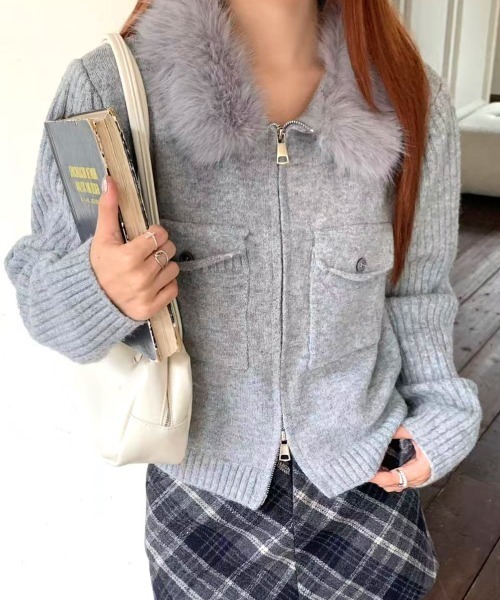 SHEENA(シーナ)の「ファーカラーダブルジップニットトップス(Tシャツ/カットソー・レディース・ブラウン/グレー/チャコールグレー/ブラック/ホワイト・M)」の5枚目の写真