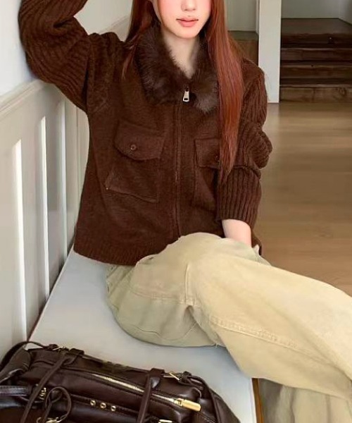 SHEENA(シーナ)の「ファーカラーダブルジップニットトップス(Tシャツ/カットソー・レディース・ブラウン/グレー/チャコールグレー/ブラック/ホワイト・M)」の9枚目の写真