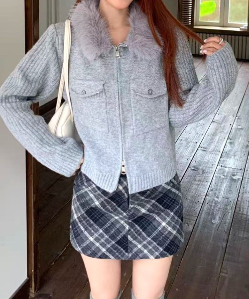SHEENA(シーナ)の「ファーカラーダブルジップニットトップス(Tシャツ/カットソー・レディース・ブラウン/グレー/チャコールグレー/ブラック/ホワイト・M)」の22枚目の写真