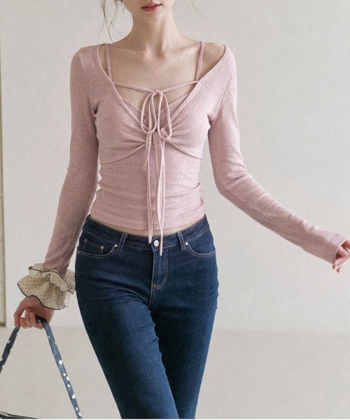&soiree(アンドソワレ)の「デザインネックリボン長袖タイトトップス(その他トップス・レディース・ピンク・SMALL/MEDIUM/LARGE/X-LARGE)」の3枚目の写真