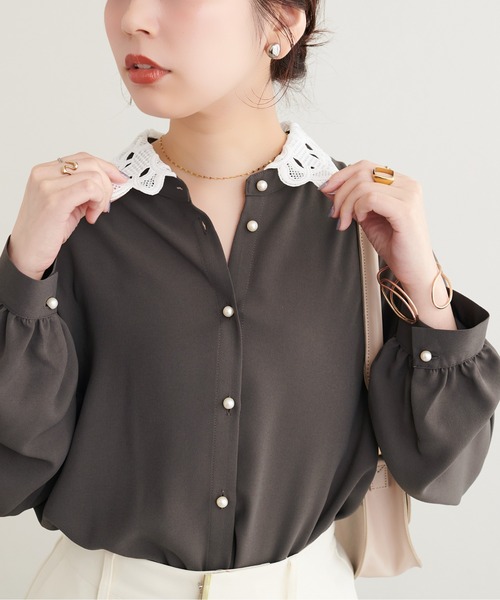 natural couture(ナチュラルクチュール)の「レース襟付きブラウス(シャツ/ブラウス・レディース・オフホワイト/ブラウン/ライトベージュ/ブラック・FREE)」の3枚目の写真