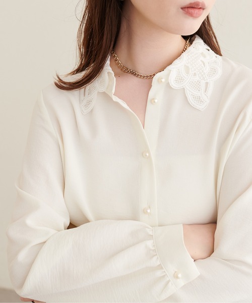 natural couture(ナチュラルクチュール)の「レース襟付きブラウス(シャツ/ブラウス・レディース・オフホワイト/ブラウン/ライトベージュ/ブラック・FREE)」の2枚目の写真