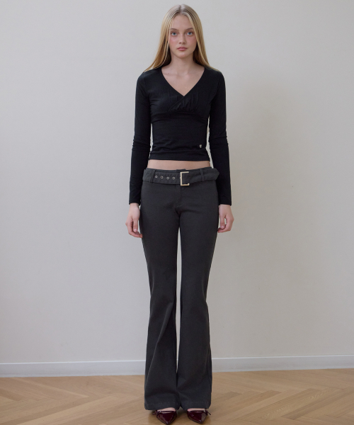 ROSEFRANTZ（ロゼフランツ）の「Wrap V-neck Long Sleeve [Black]（Tシャツ/カットソー・レディース・ブラック・OS）」の2枚目の写真