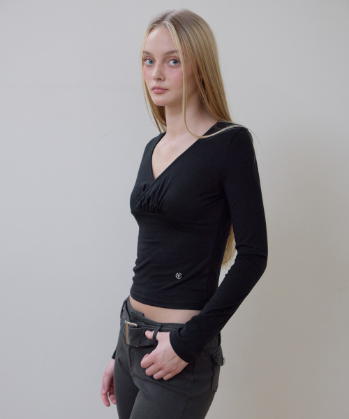 ROSEFRANTZ（ロゼフランツ）の「Wrap V-neck Long Sleeve [Black]（Tシャツ/カットソー・レディース・ブラック・OS）」の6枚目の写真