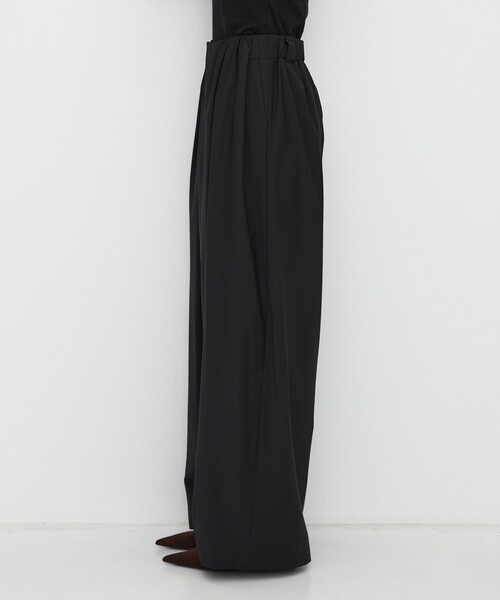 UNITED TOKYO（ユナイテッドトウキョウ）の「【新作】Super120s Wool Relax Trousers｜｜秋服/オフィスカジュアル/セットアップ/オケージョン/ストレッチ/細見え/ワイドパンツ（その他パンツ・レディース・ブラウン/ブラック/ダークグレー・1/2）」の13枚目の写真