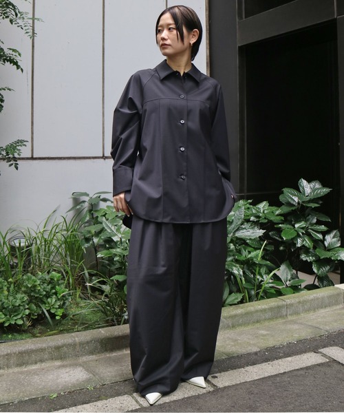 UNITED TOKYO（ユナイテッドトウキョウ）の「【新作】Super120s Wool Relax Trousers｜｜秋服/オフィスカジュアル/セットアップ/オケージョン/ストレッチ/細見え/ワイドパンツ（その他パンツ・レディース・ブラウン/ブラック/ダークグレー・1/2）」の4枚目の写真