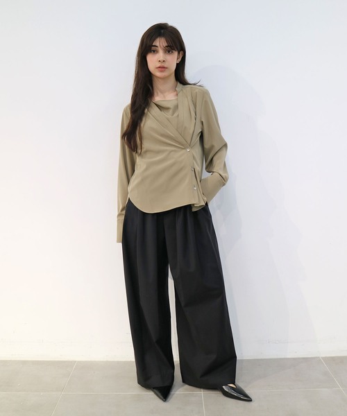 UNITED TOKYO（ユナイテッドトウキョウ）の「【新作】Super120s Wool Relax Trousers｜｜秋服/オフィスカジュアル/セットアップ/オケージョン/ストレッチ/細見え/ワイドパンツ（その他パンツ・レディース・ブラウン/ブラック/ダークグレー・1/2）」の5枚目の写真