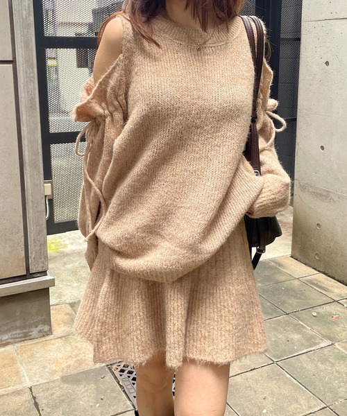 ROGER AND RAW（ロジャーアンドロウ）の「[セットアップ] 肩開きリボンニット×フレアミニスカートセットアップ（セットアップ・レディース・ベージュ/グレー/ブラウン・FREE）」の15枚目の写真
