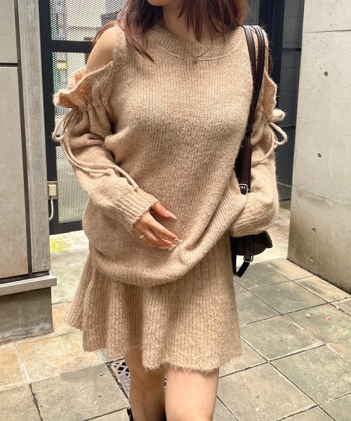 ROGER AND RAW（ロジャーアンドロウ）の「[セットアップ] 肩開きリボンニット×フレアミニスカートセットアップ（セットアップ・レディース・ベージュ/グレー/ブラウン・FREE）」の16枚目の写真