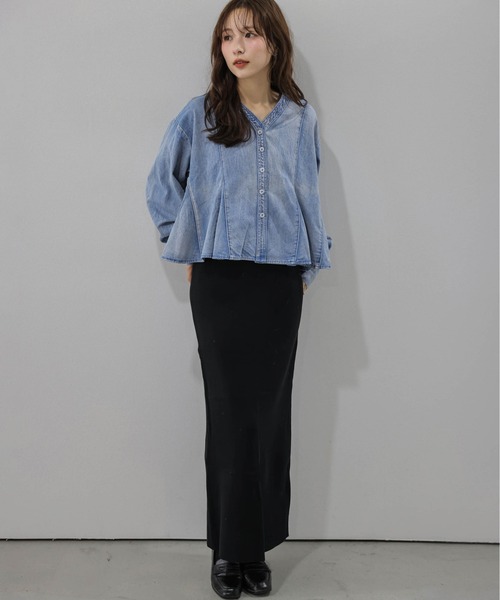 AMELY(エミリー)の「デニムブラウス/ヴィンテージライク/ペプラム/メリハリシルエット(シャツ/ブラウス・レディース・ブルー/ブラック/ライトブルー・フリー)」の11枚目の写真