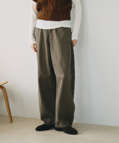 full/fill.(フルフィル)の「back buckle denim pants / バックバックルデニムパンツ(デニムパンツ・レディース・ブルー/ブラウン・S)」の1枚目の写真