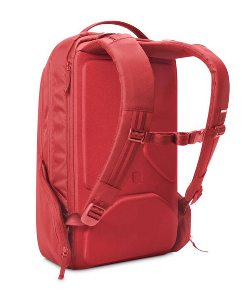incase(インケース)の「CL55534 Icon Pack Nylon(バックパック/リュック・メンズ・レッド・ONE SIZE)」の14枚目の写真
