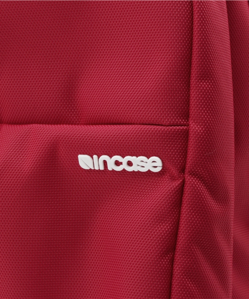 incase(インケース)の「CL55534 Icon Pack Nylon(バックパック/リュック・メンズ・レッド・ONE SIZE)」の12枚目の写真