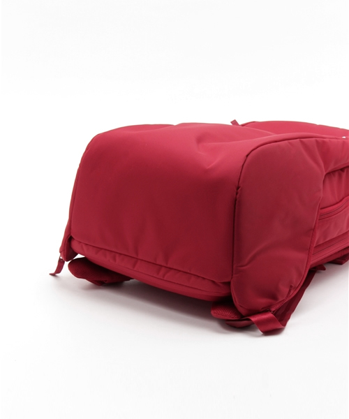 incase(インケース)の「CL55534 Icon Pack Nylon(バックパック/リュック・メンズ・レッド・ONE SIZE)」の13枚目の写真