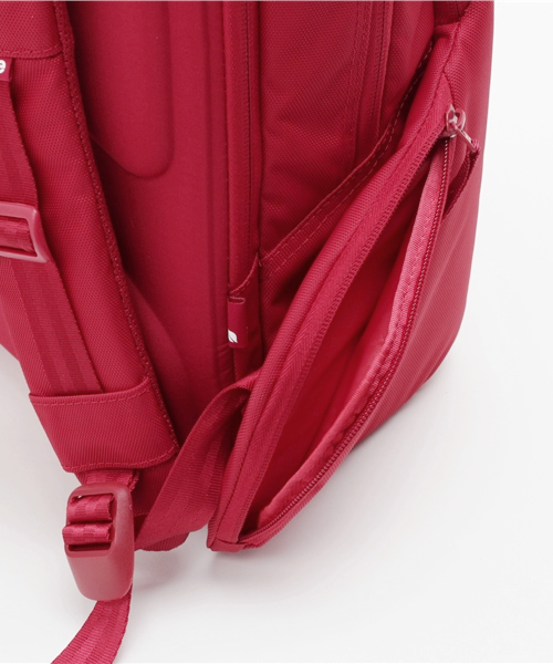 incase(インケース)の「CL55534 Icon Pack Nylon(バックパック/リュック・メンズ・レッド・ONE SIZE)」の3枚目の写真