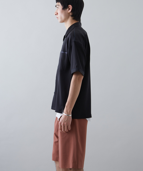 ブラック TSUYAサテンシシュウショートシャツ GIUNON（ジウノン）の「2way satin shirt / 2way サテンシャツ